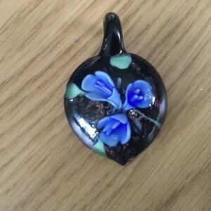 Glass Pendant Blue Flowers 5 cm a 3 cm Hand Crafted.